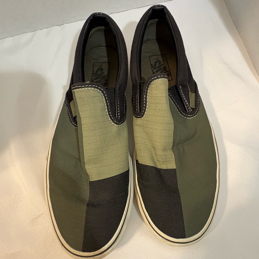 Vans‎ Classic slip on sneakers Men's 7.5 Olive Black Patchwork Slip-On Sneakers